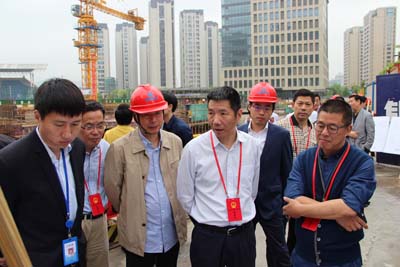 杭州市上城区人大常委会党组书记、主任袁建祥调研赢多多承建的上城区体育中心项目
