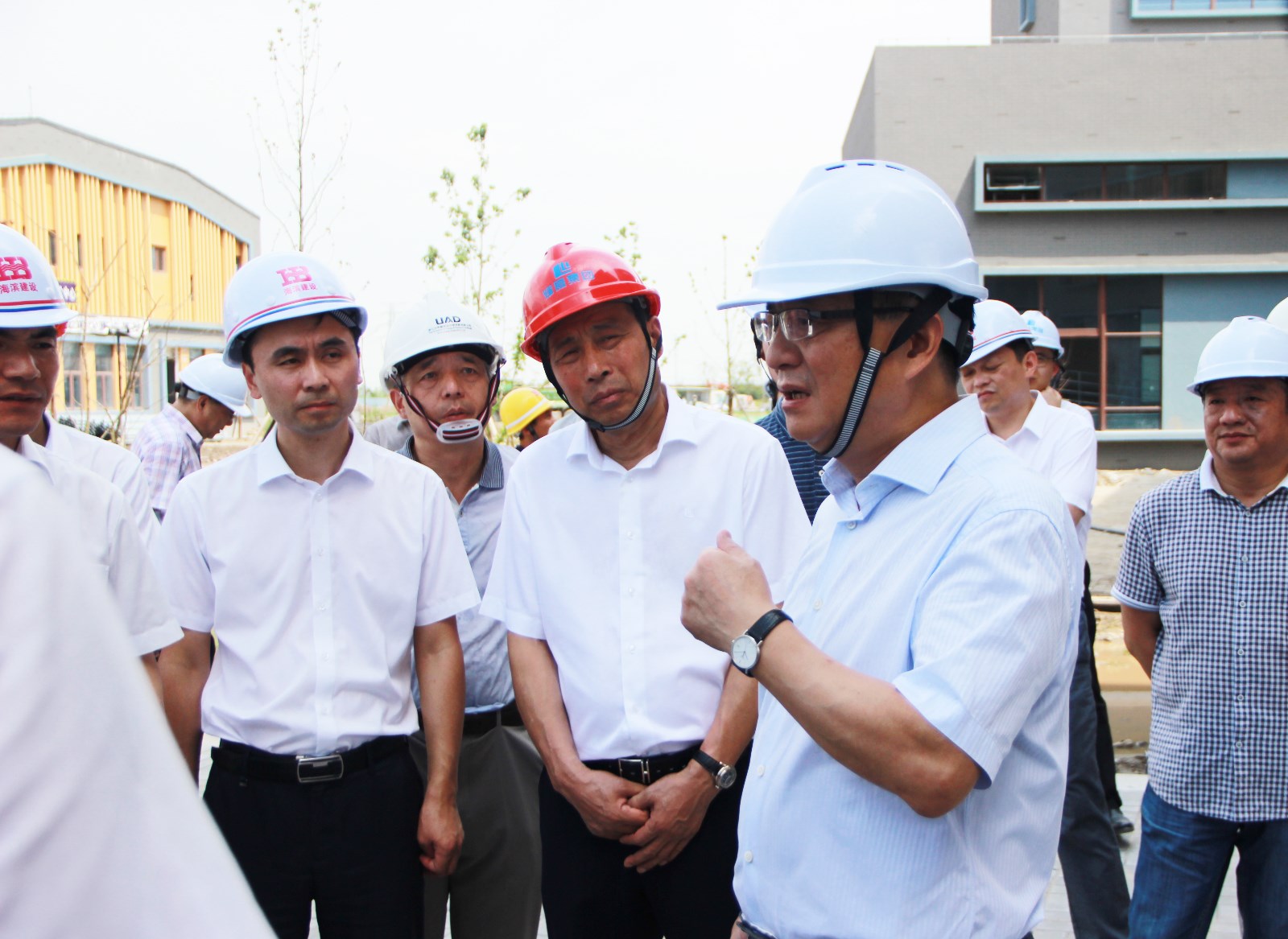浙江省建设厅长党组书记、厅长项永丹赴浙江建设职业技术学院虞校区开展 “三服务”活动